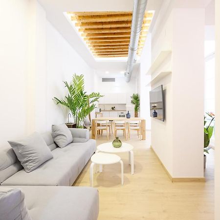 Modern 3 Bedroom, City Center With Patio & High Ceilings By 10Tosea Малага Экстерьер фото