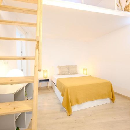 Modern 3 Bedroom, City Center With Patio & High Ceilings By 10Tosea Малага Экстерьер фото