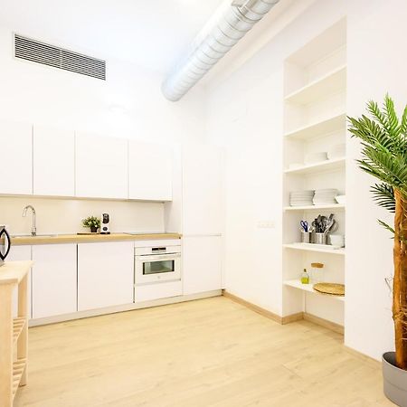 Modern 3 Bedroom, City Center With Patio & High Ceilings By 10Tosea Малага Экстерьер фото