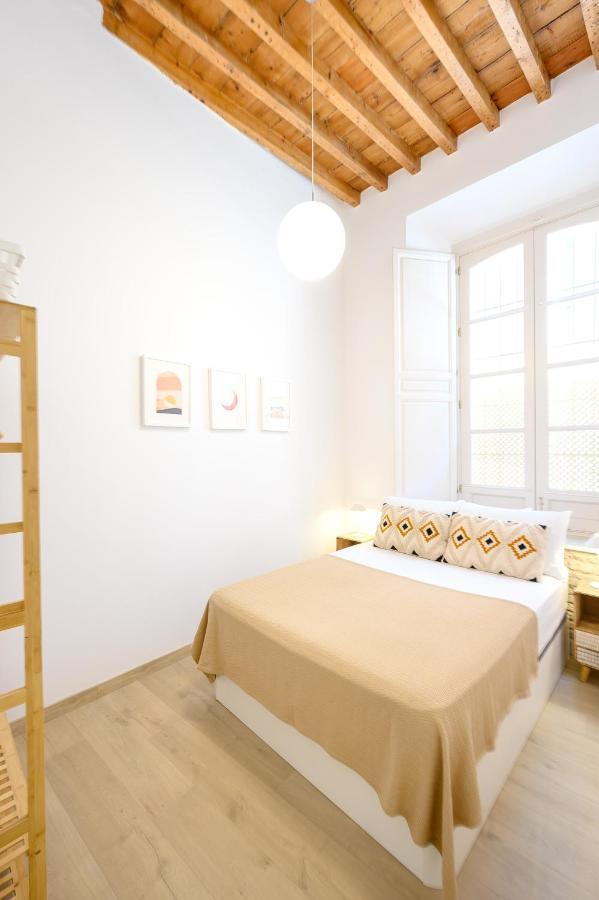 Modern 3 Bedroom, City Center With Patio & High Ceilings By 10Tosea Малага Экстерьер фото