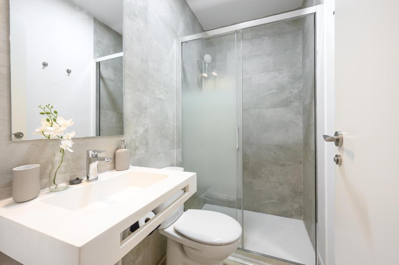 Modern 3 Bedroom, City Center With Patio & High Ceilings By 10Tosea Малага Экстерьер фото