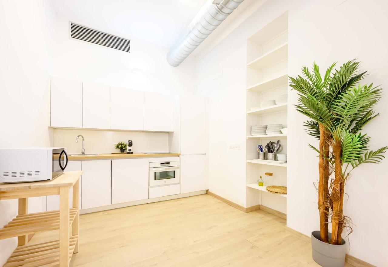 Modern 3 Bedroom, City Center With Patio & High Ceilings By 10Tosea Малага Экстерьер фото